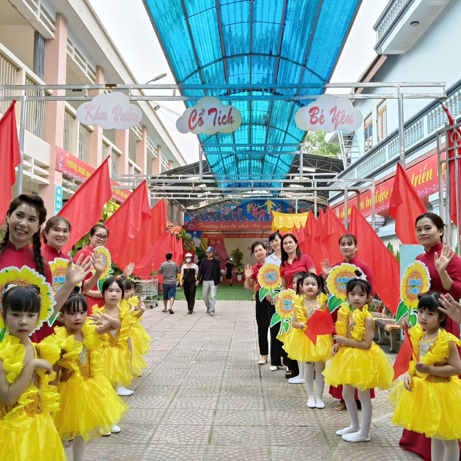 TRƯỜNG MẦM NON HOA HỒNG HÂN HOAN CHÀO ĐÓN 2-9 VÀ KHÔNG KHÍ VUI TƯƠI TRONG NGÀY ĐẦU TỰU TRƯỜNG CỦA CÔ VÀ TRÒ NĂM HỌC 2025 - 2026